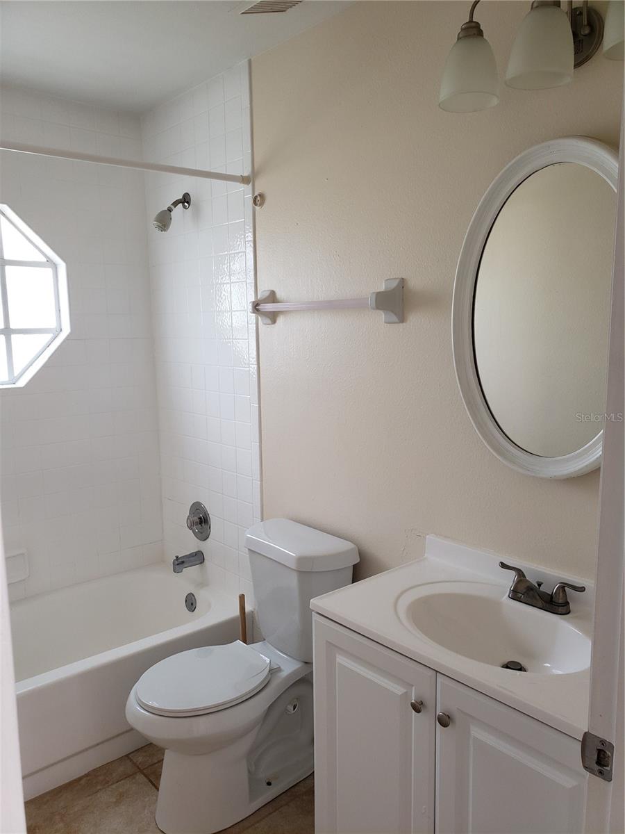 SILVER SPGS SHORES UN 28 - Residential Lease