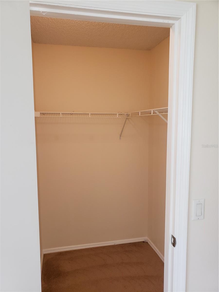 SILVER SPGS SHORES UN 28 - Residential Lease