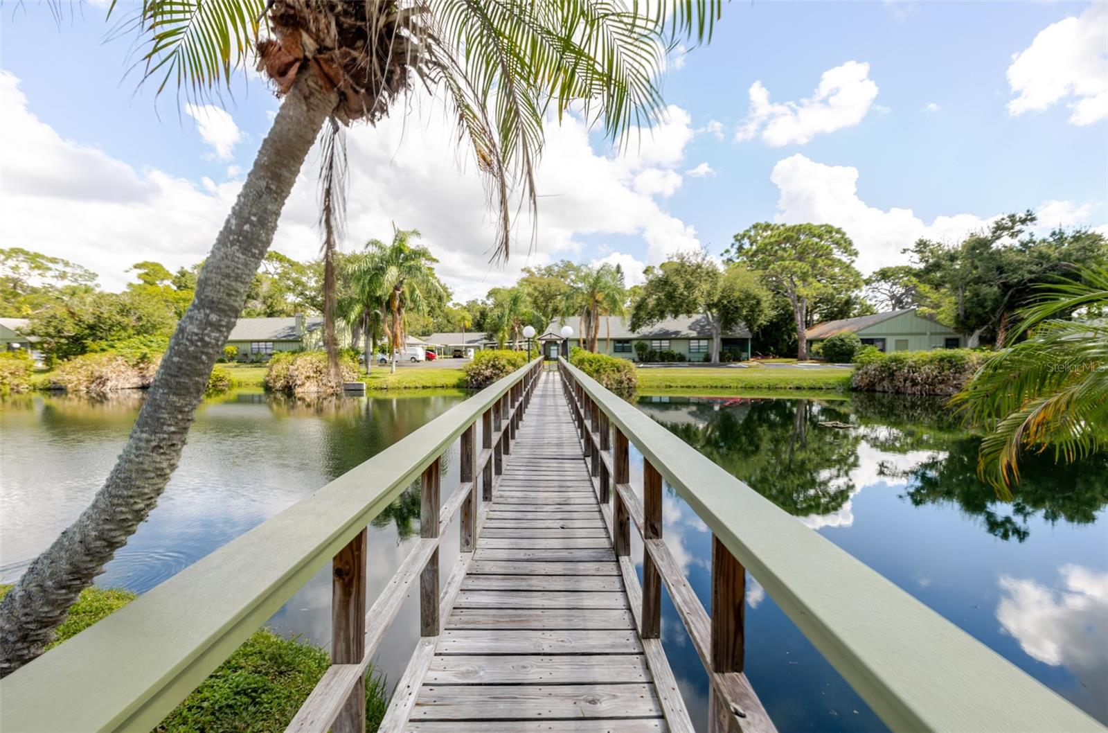 BARRINGTON WOODS - Residential