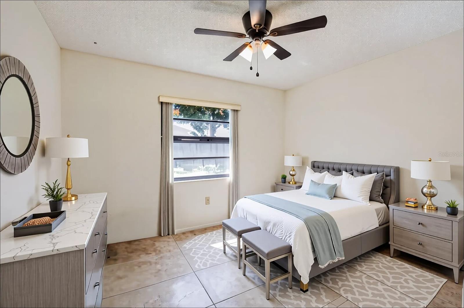 BARRINGTON WOODS - Residential