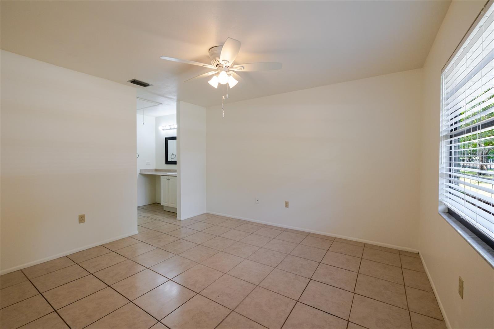 BARRINGTON WOODS - Residential