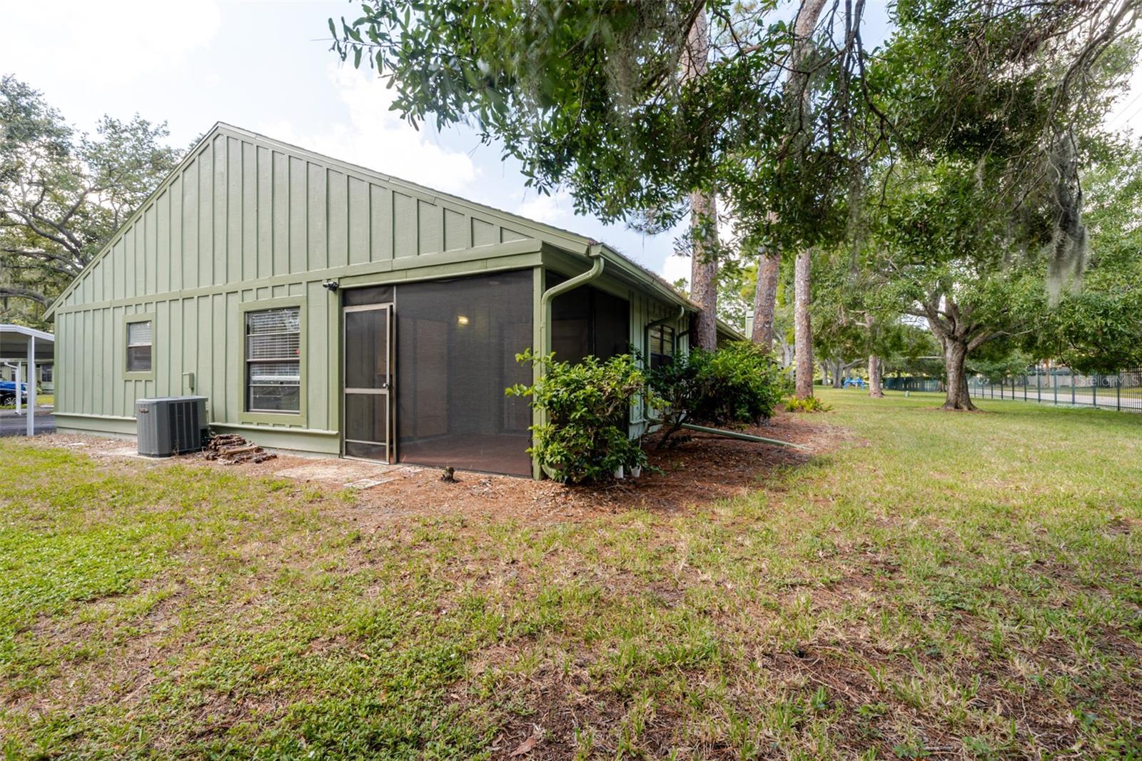 BARRINGTON WOODS - Residential