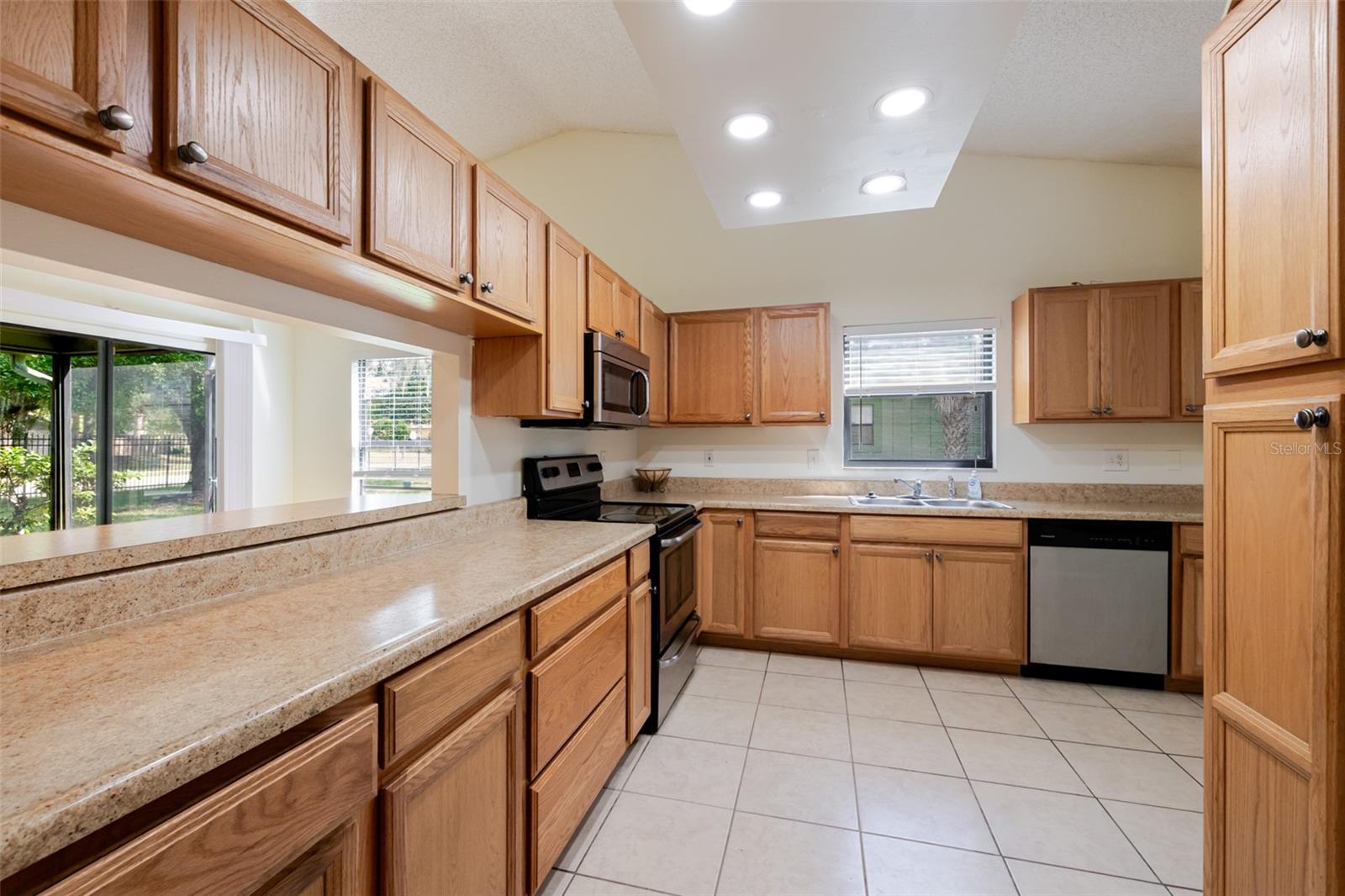 BARRINGTON WOODS - Residential
