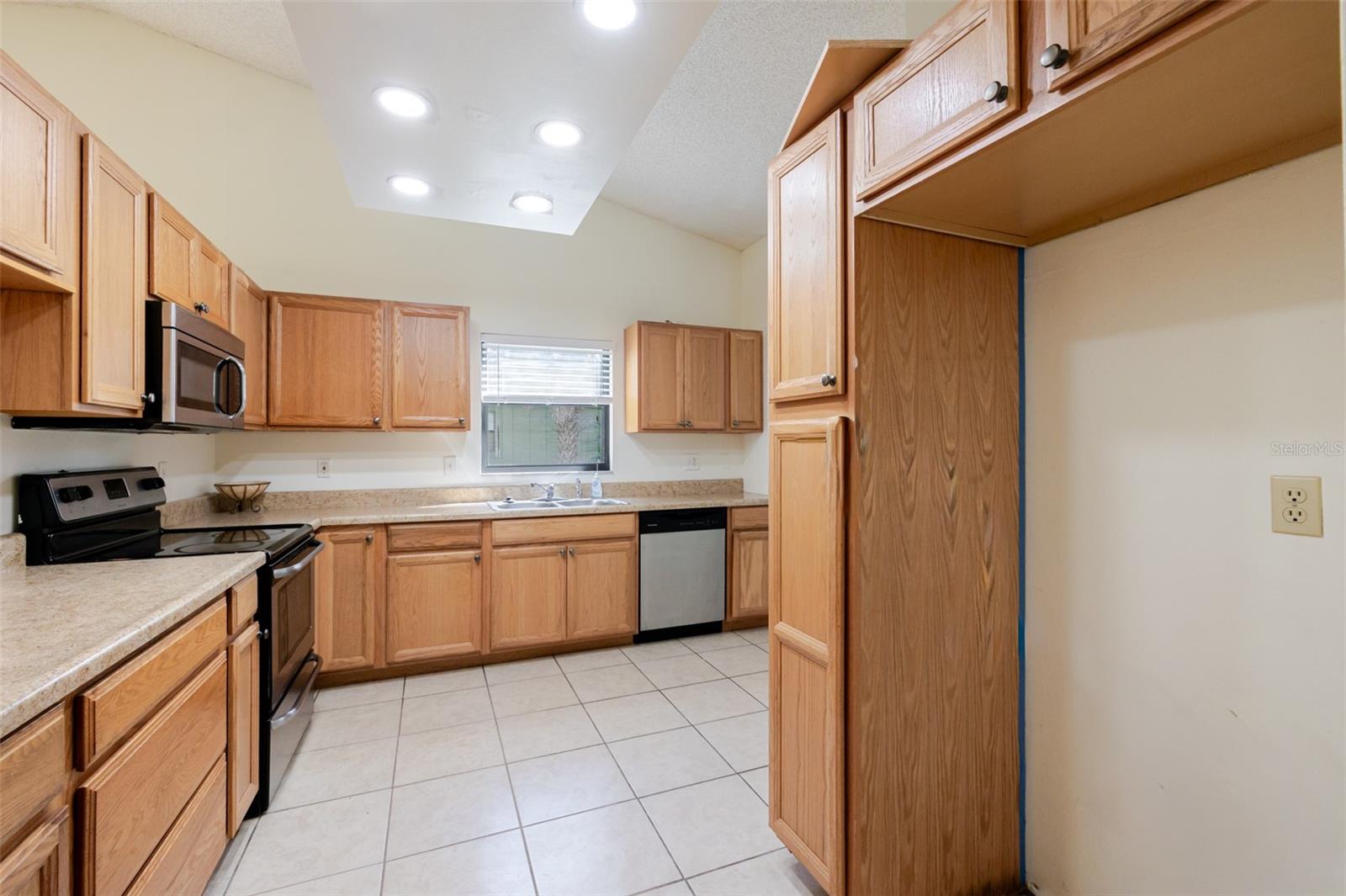 BARRINGTON WOODS - Residential
