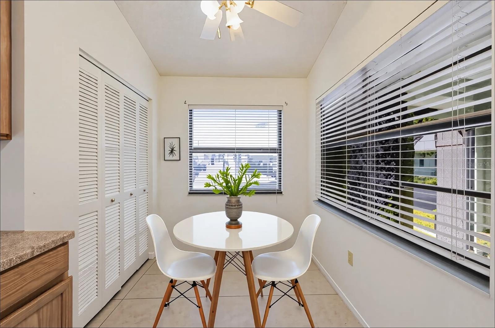 BARRINGTON WOODS - Residential