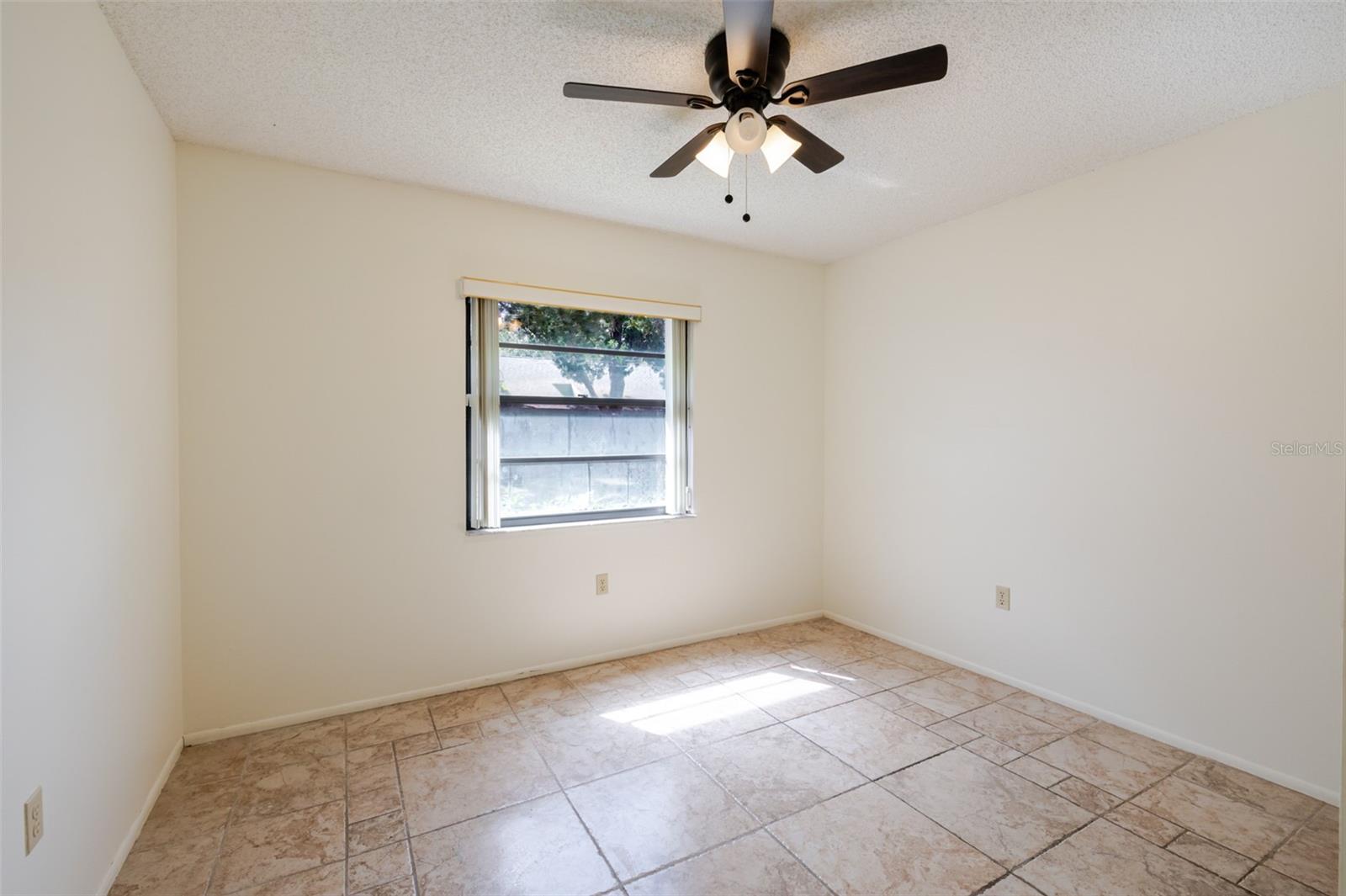 BARRINGTON WOODS - Residential
