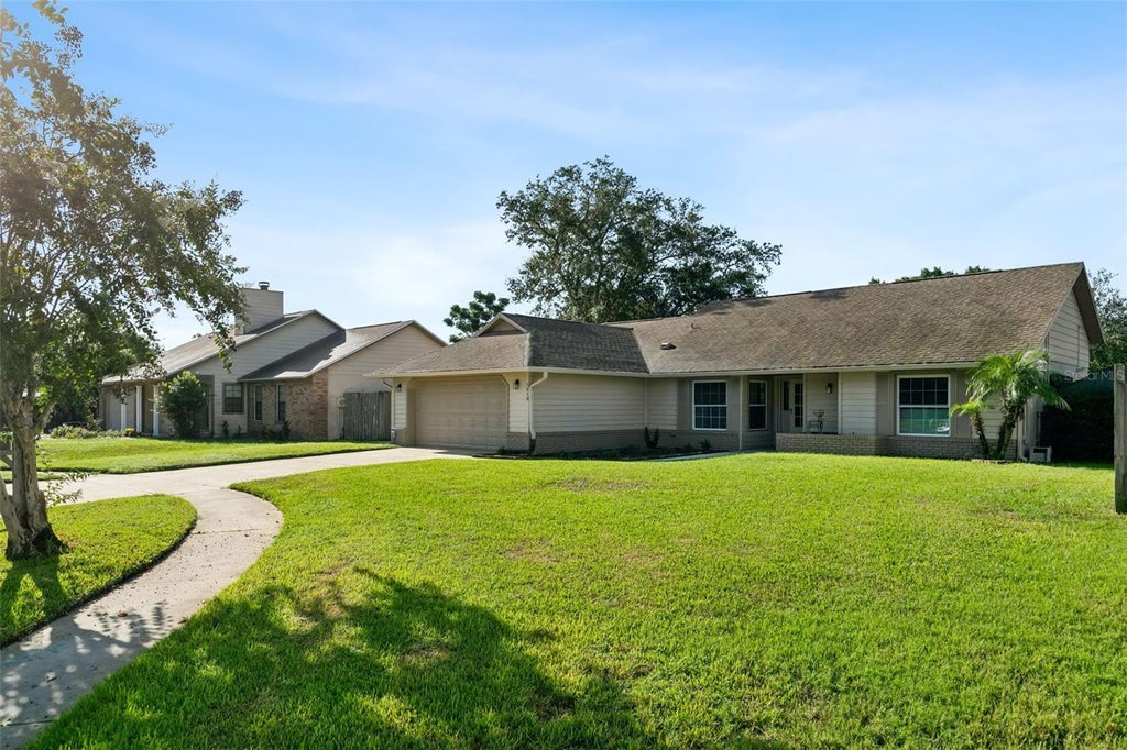 Photo of 7610 Heathfield Court, Orlando, FL 32835 (MLS # O6437523)
