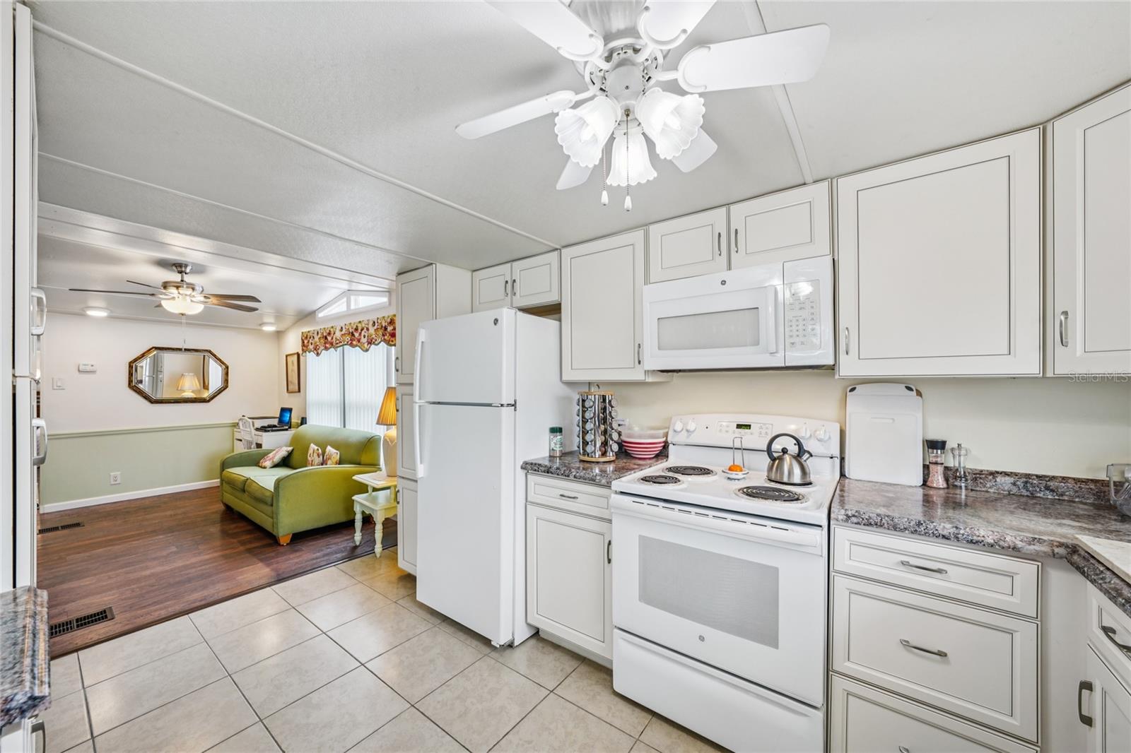 SUNCOAST MANOR M/H PARK UNREC - Residential