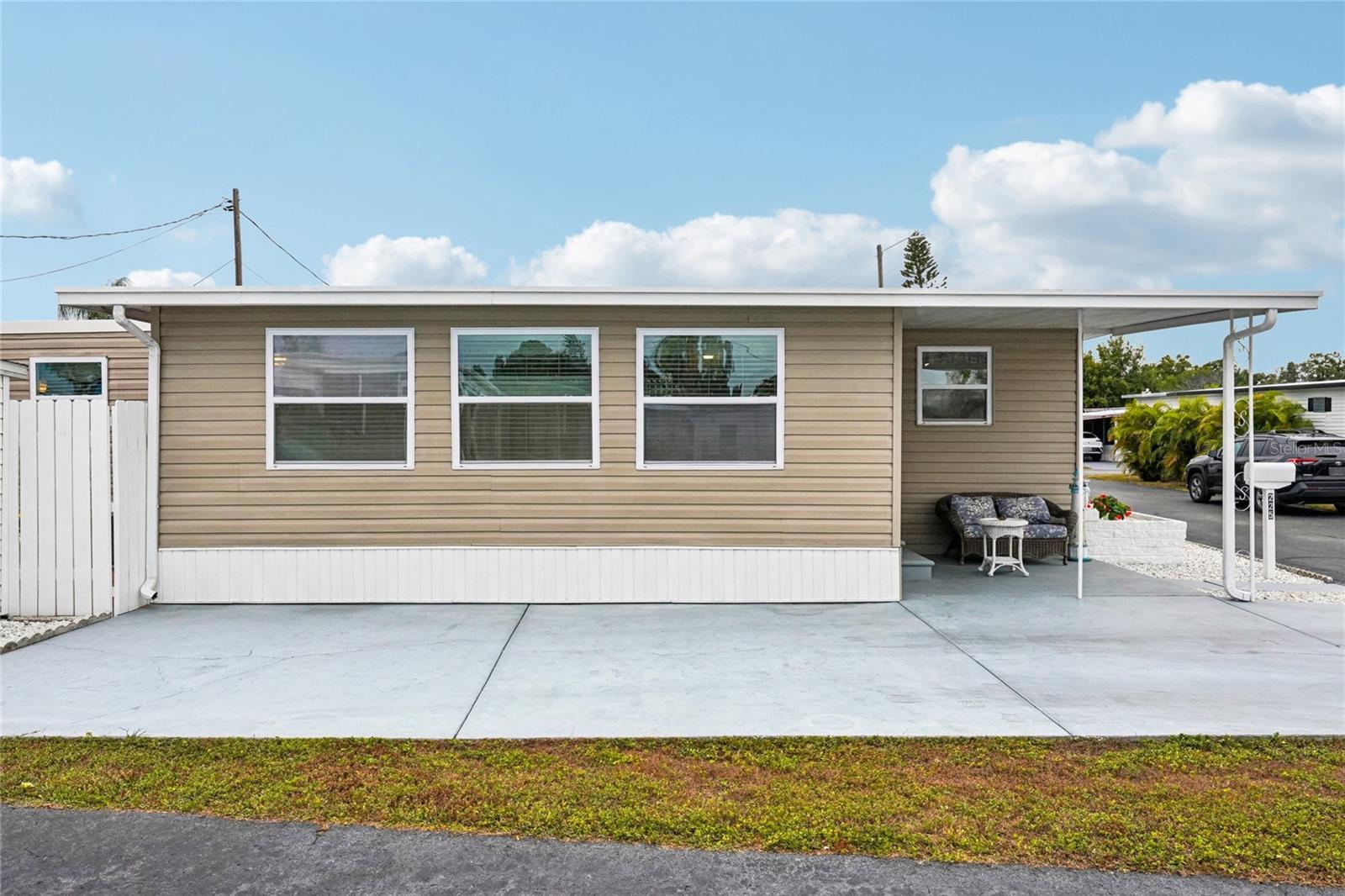 SUNCOAST MANOR M/H PARK UNREC - Residential