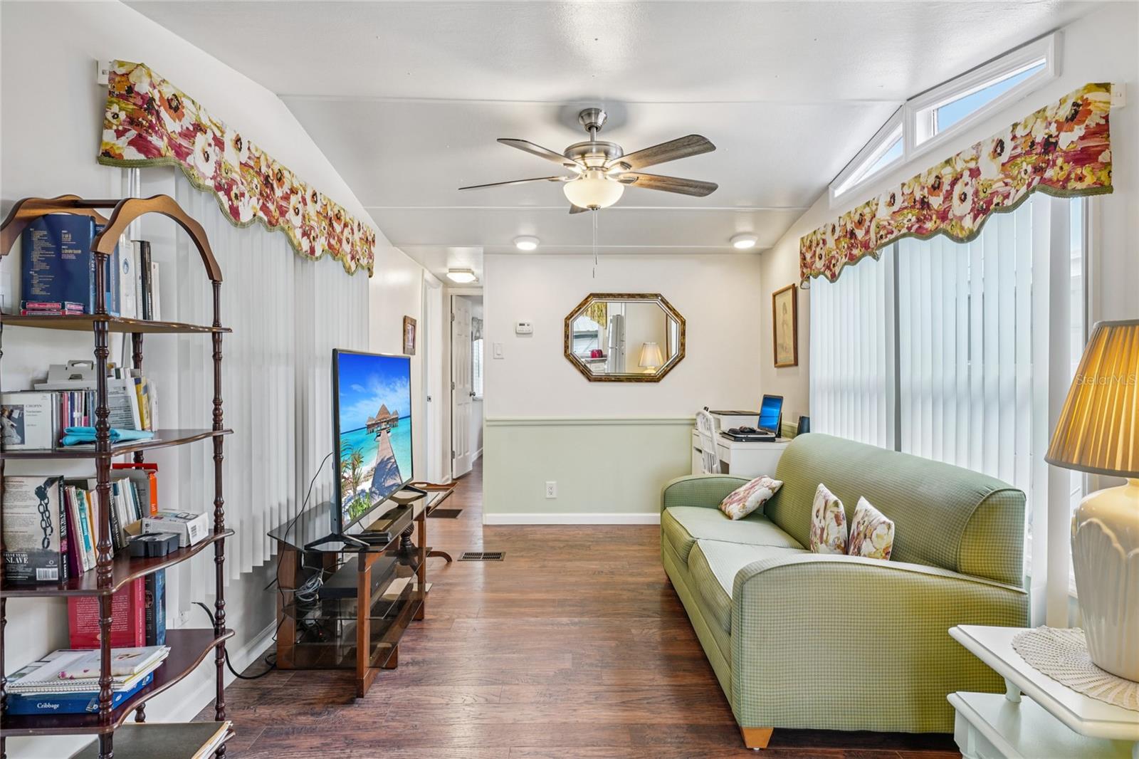 SUNCOAST MANOR M/H PARK UNREC - Residential