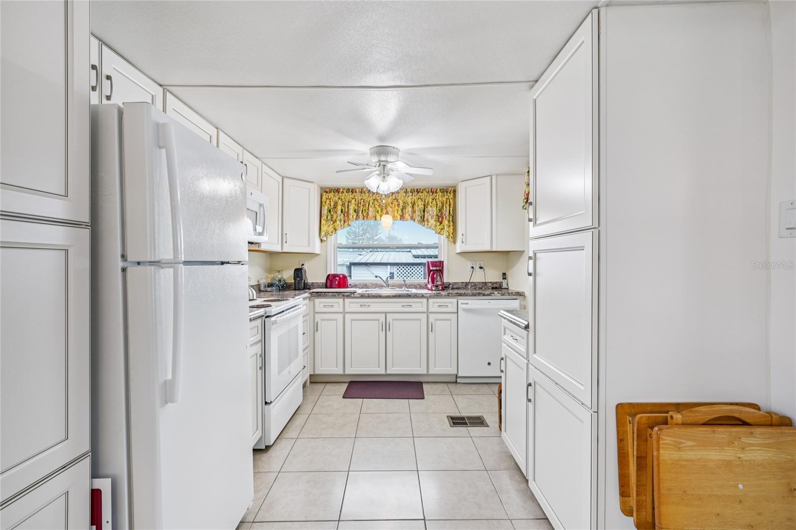 SUNCOAST MANOR M/H PARK UNREC - Residential