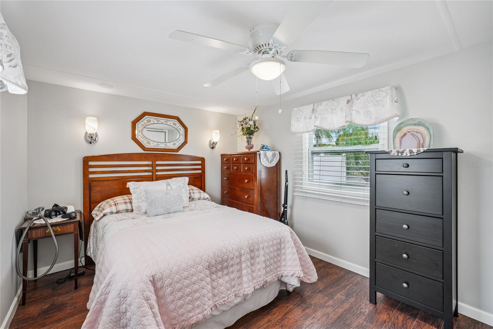 SUNCOAST MANOR M/H PARK UNREC - Residential