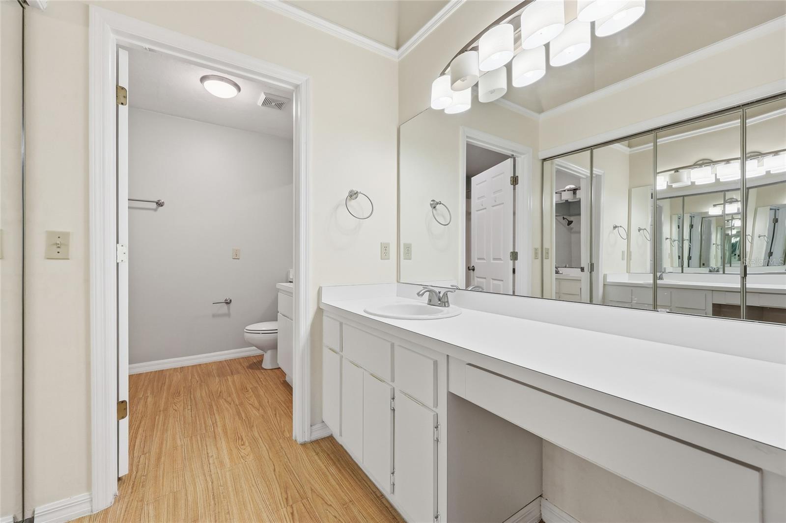 VINTAGE VIEW - Residential