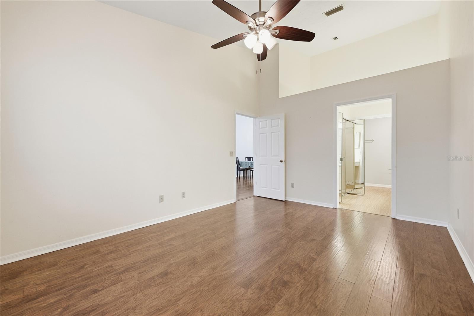 VINTAGE VIEW - Residential