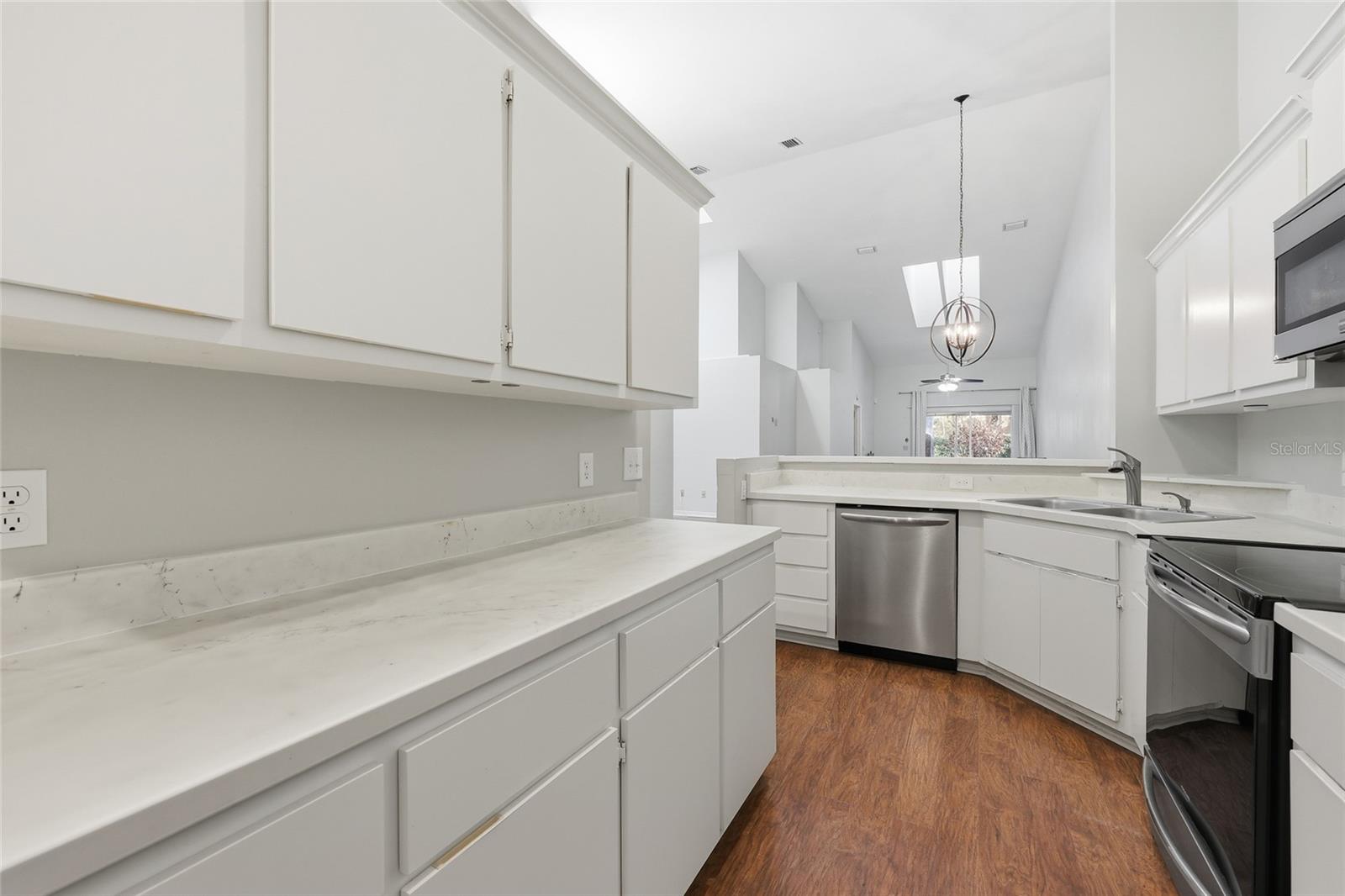 VINTAGE VIEW - Residential