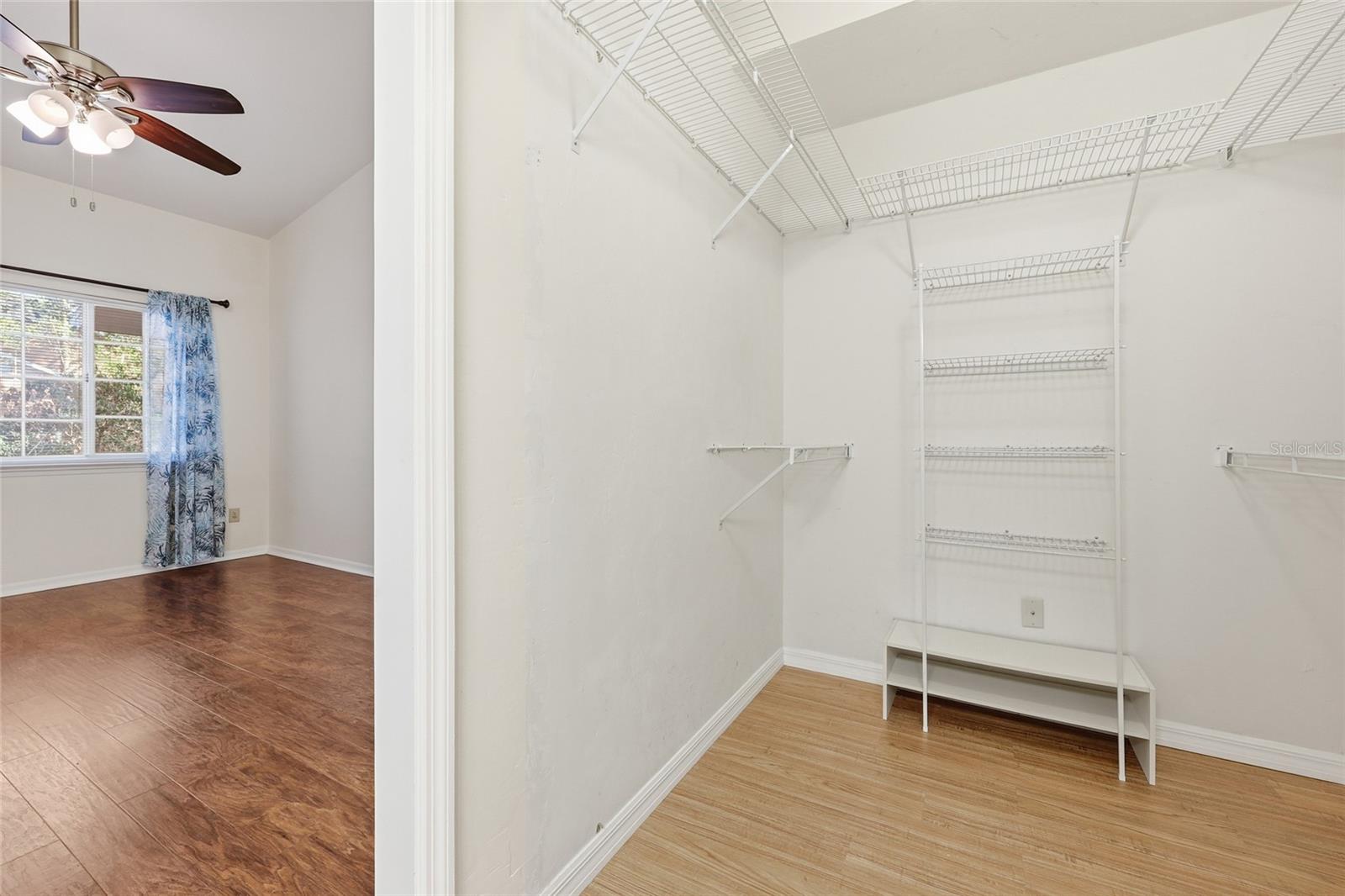 VINTAGE VIEW - Residential