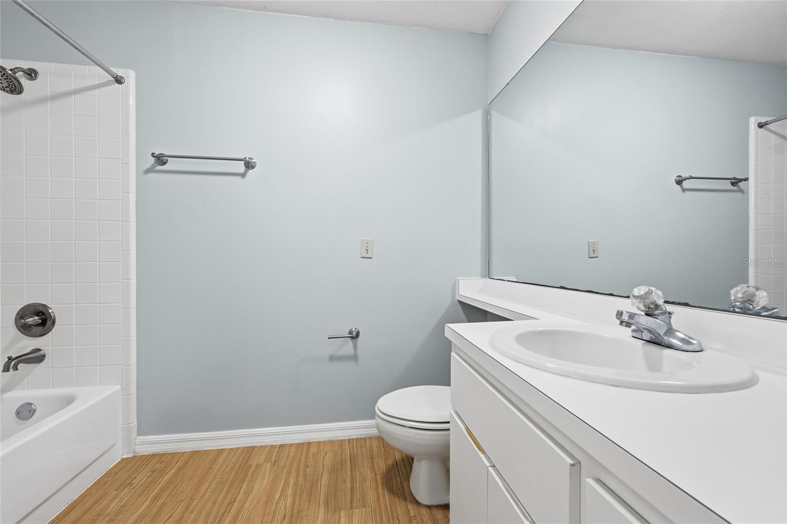 VINTAGE VIEW - Residential