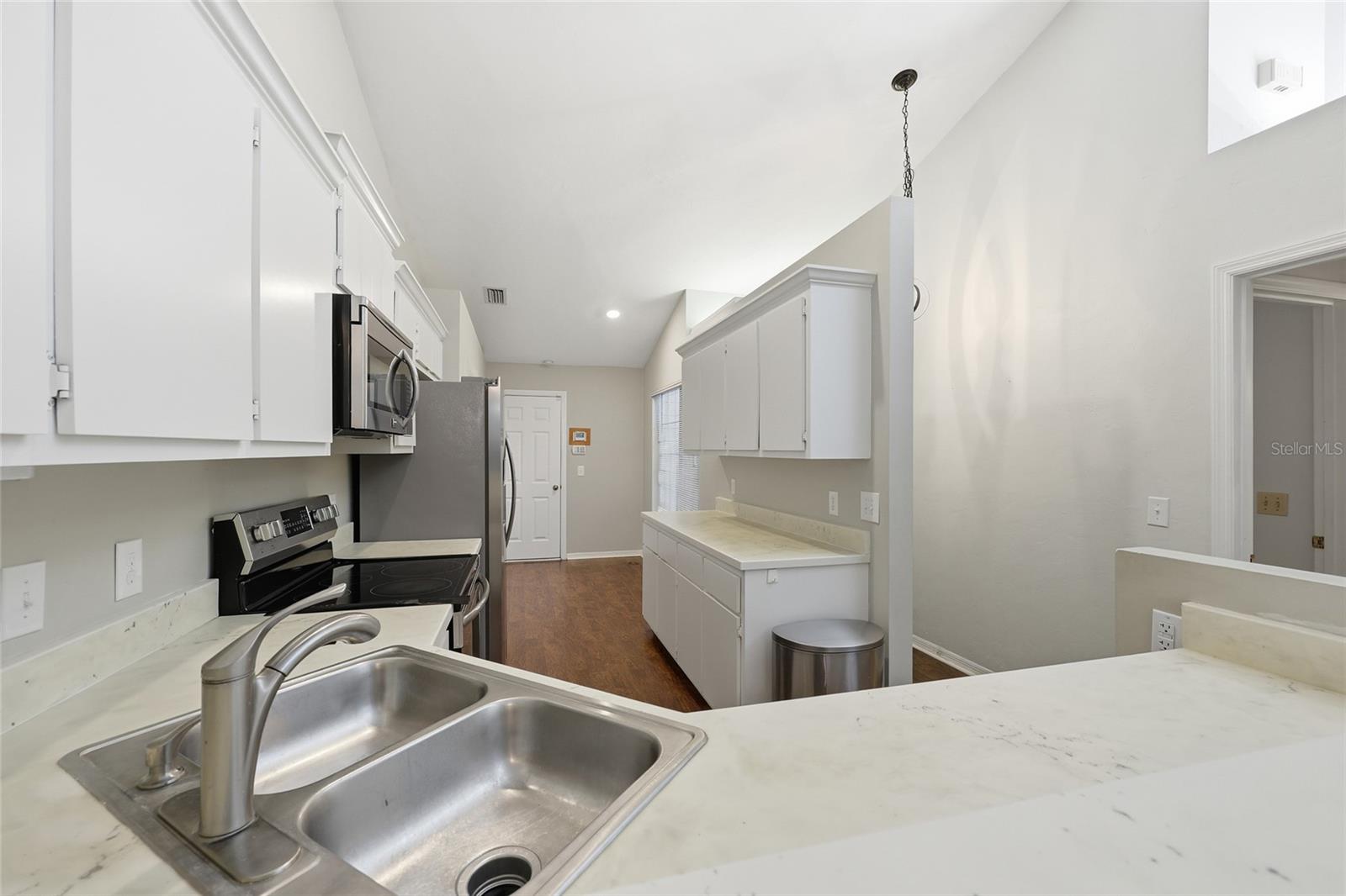 VINTAGE VIEW - Residential