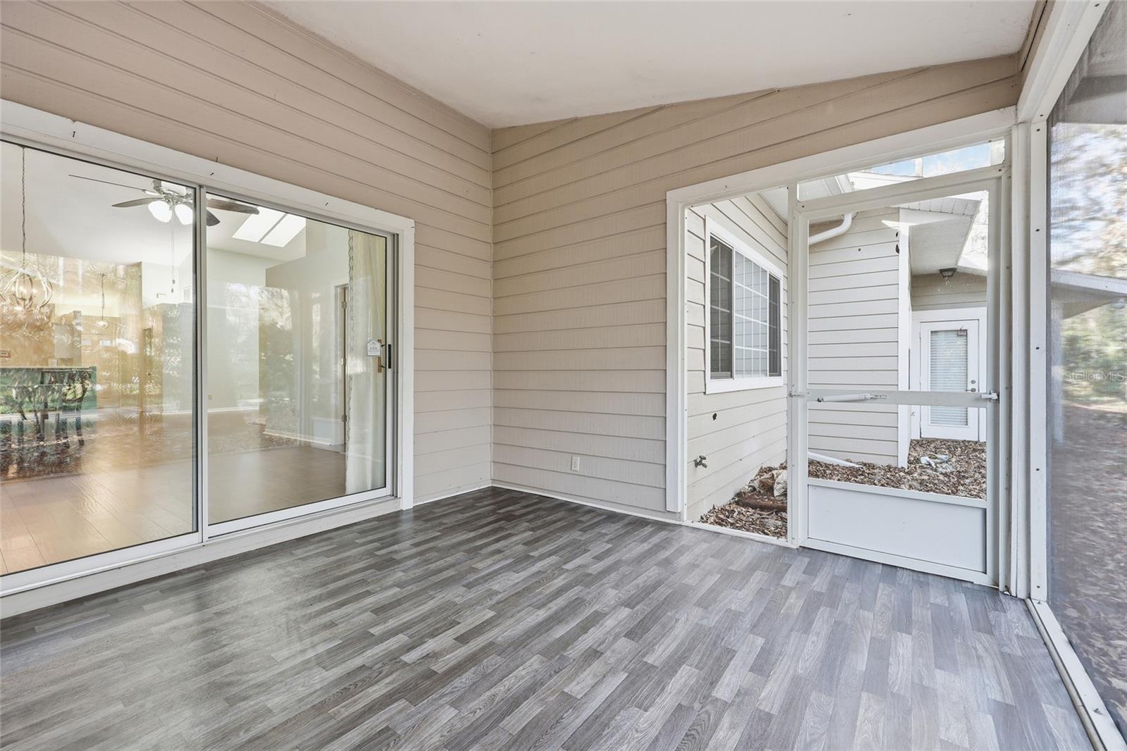 VINTAGE VIEW - Residential