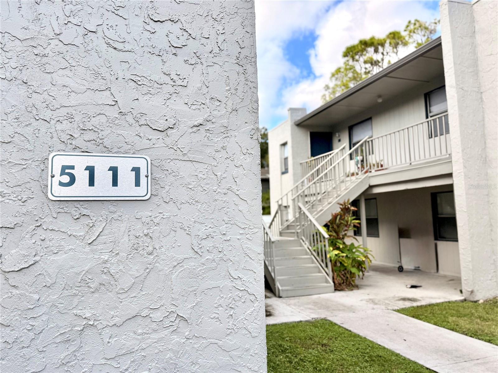 CURRY FORD STUDIOS - Residential Lease