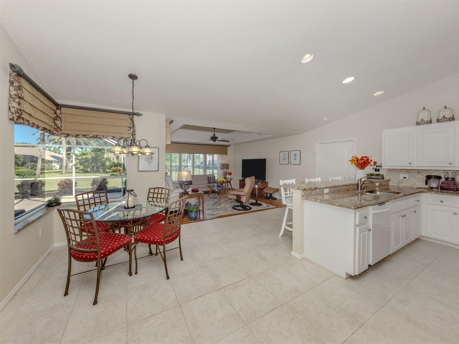 THE LAKES OF JACARANDA - Residential