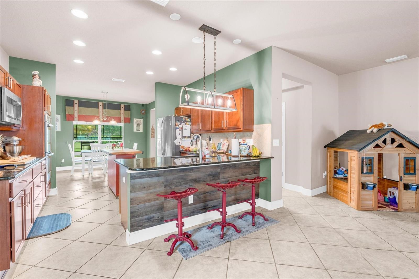 WATERS EDGE PH 11 - Residential