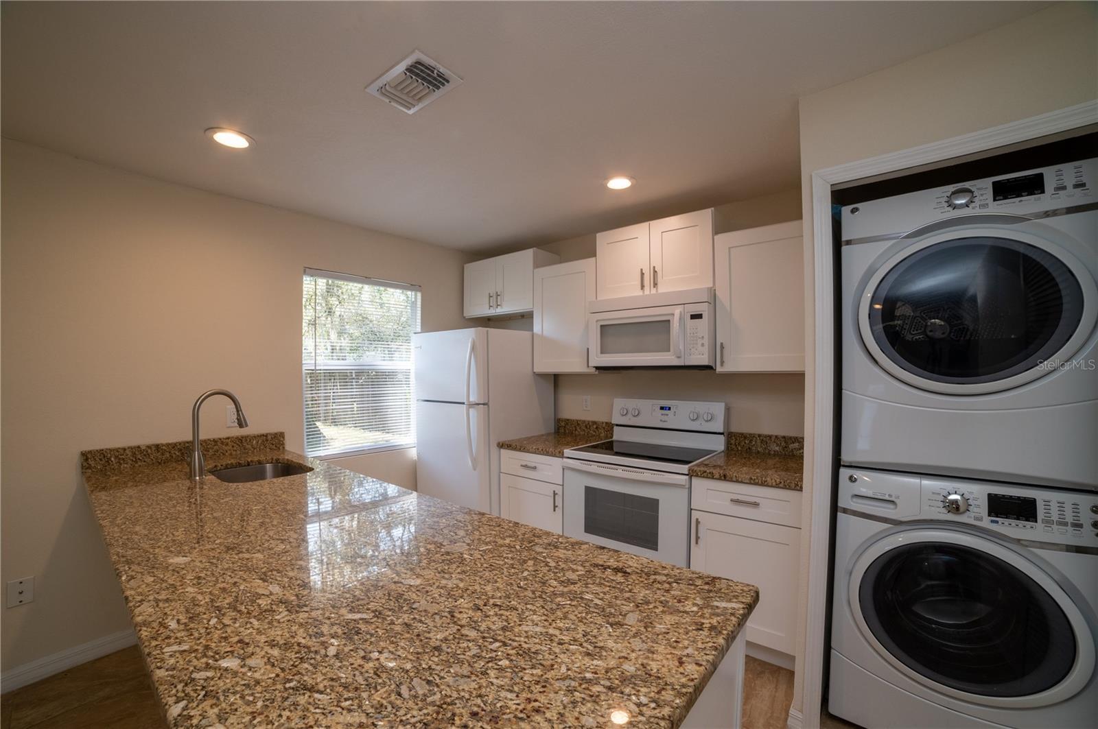 59TH STREET APARMENTS - Residential Lease