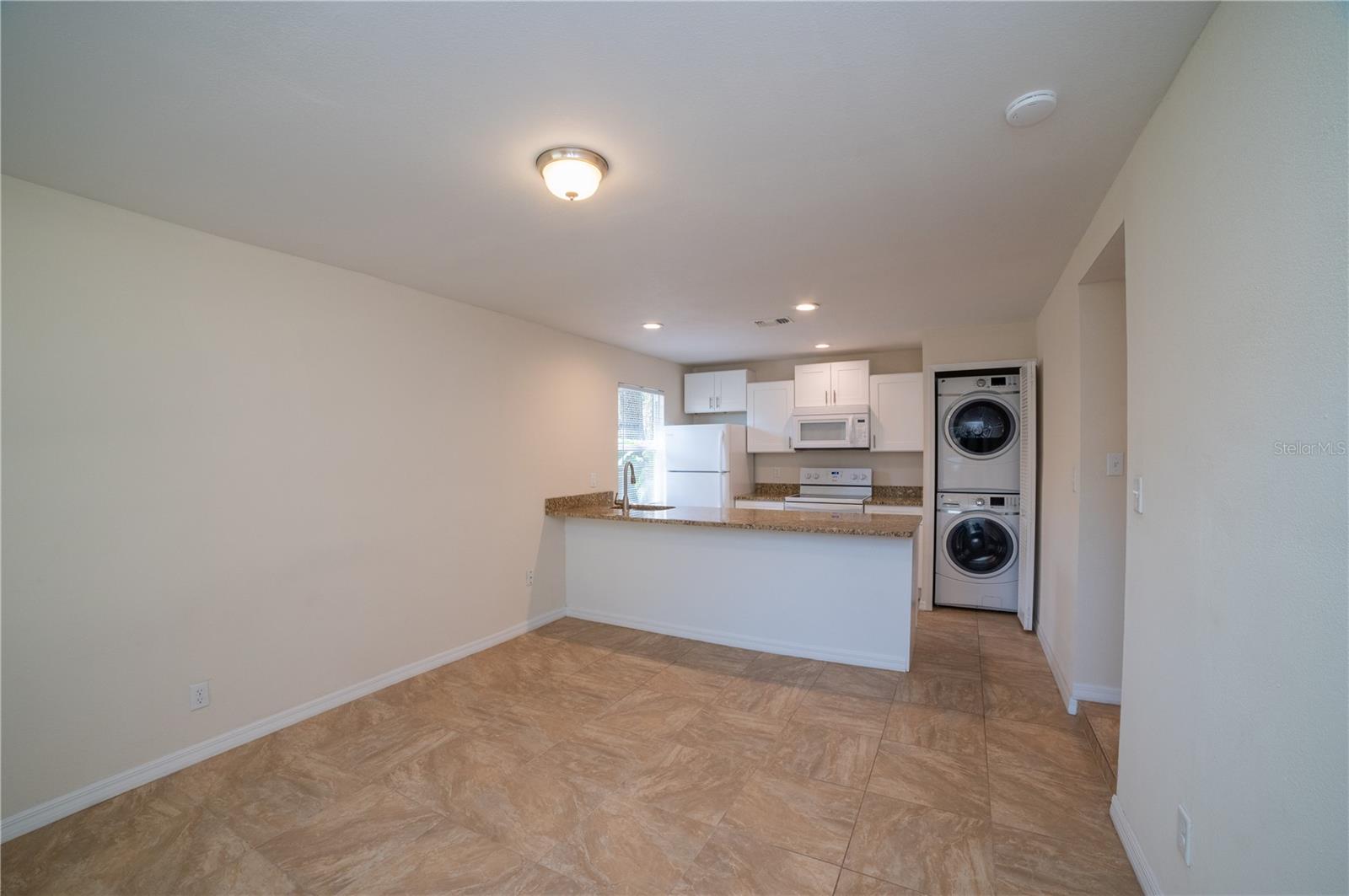 59TH STREET APARMENTS - Residential Lease