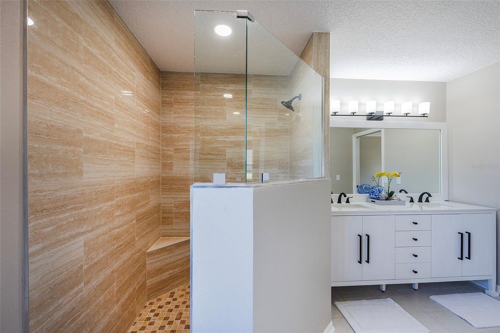 Photo of 9 Slipper Flower Path E, Palm Coast, FL 32164 (MLS # V4948311)