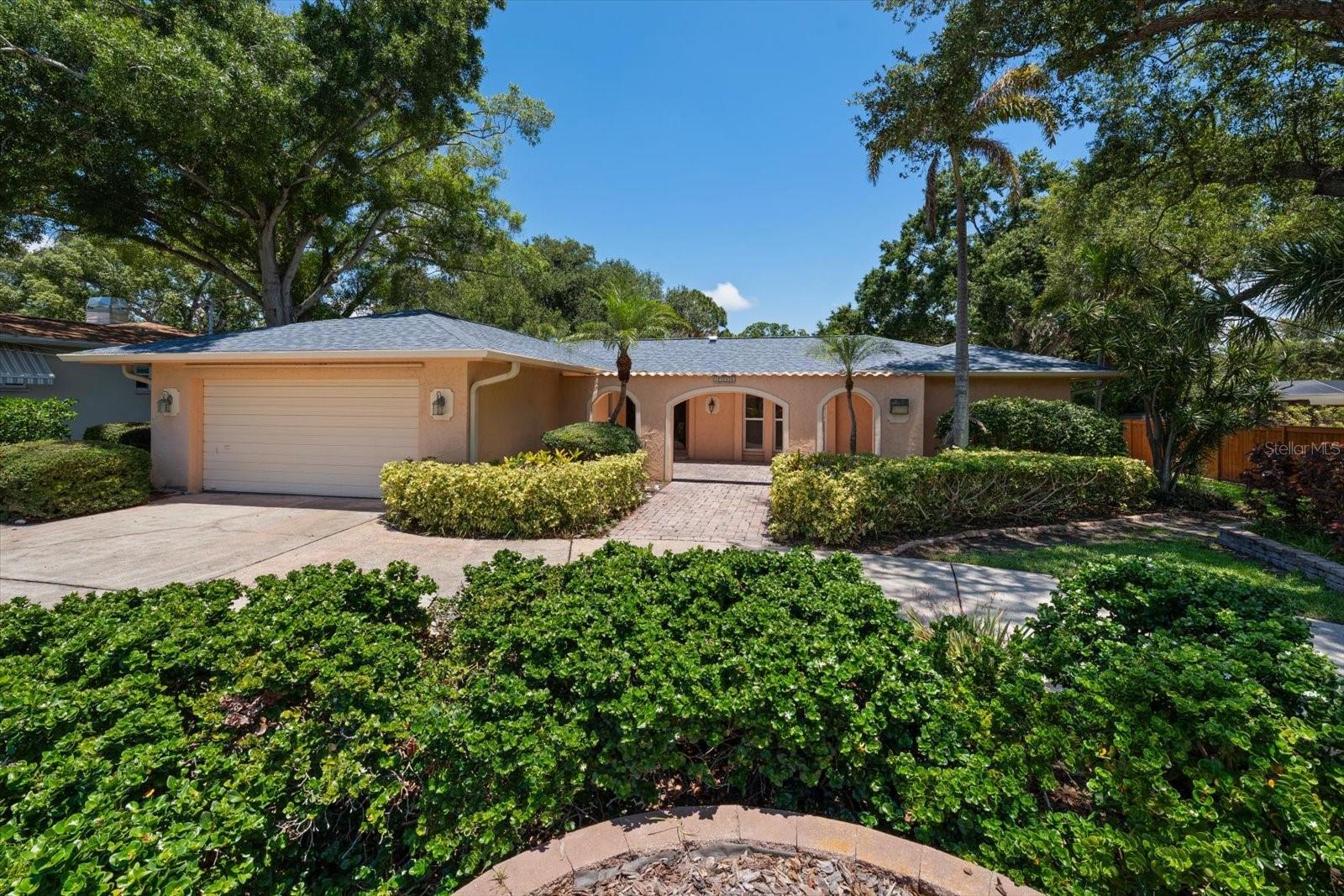 1218 ST ANDREWS DRIVE