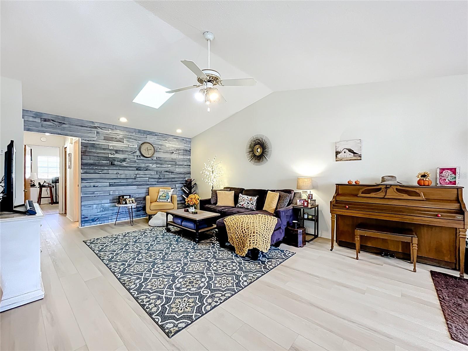 CLERMONT CHERRY KINOLL TWNHS DEV - Residential