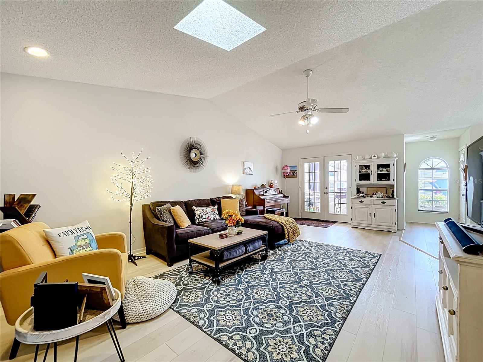 CLERMONT CHERRY KINOLL TWNHS DEV - Residential