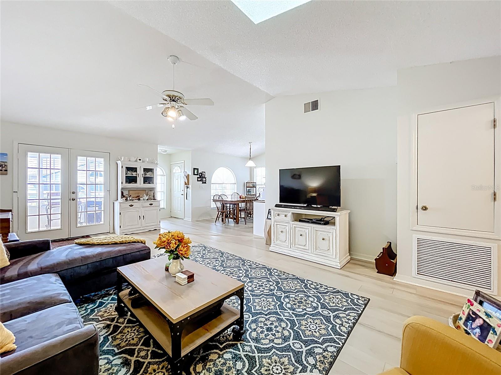 CLERMONT CHERRY KINOLL TWNHS DEV - Residential