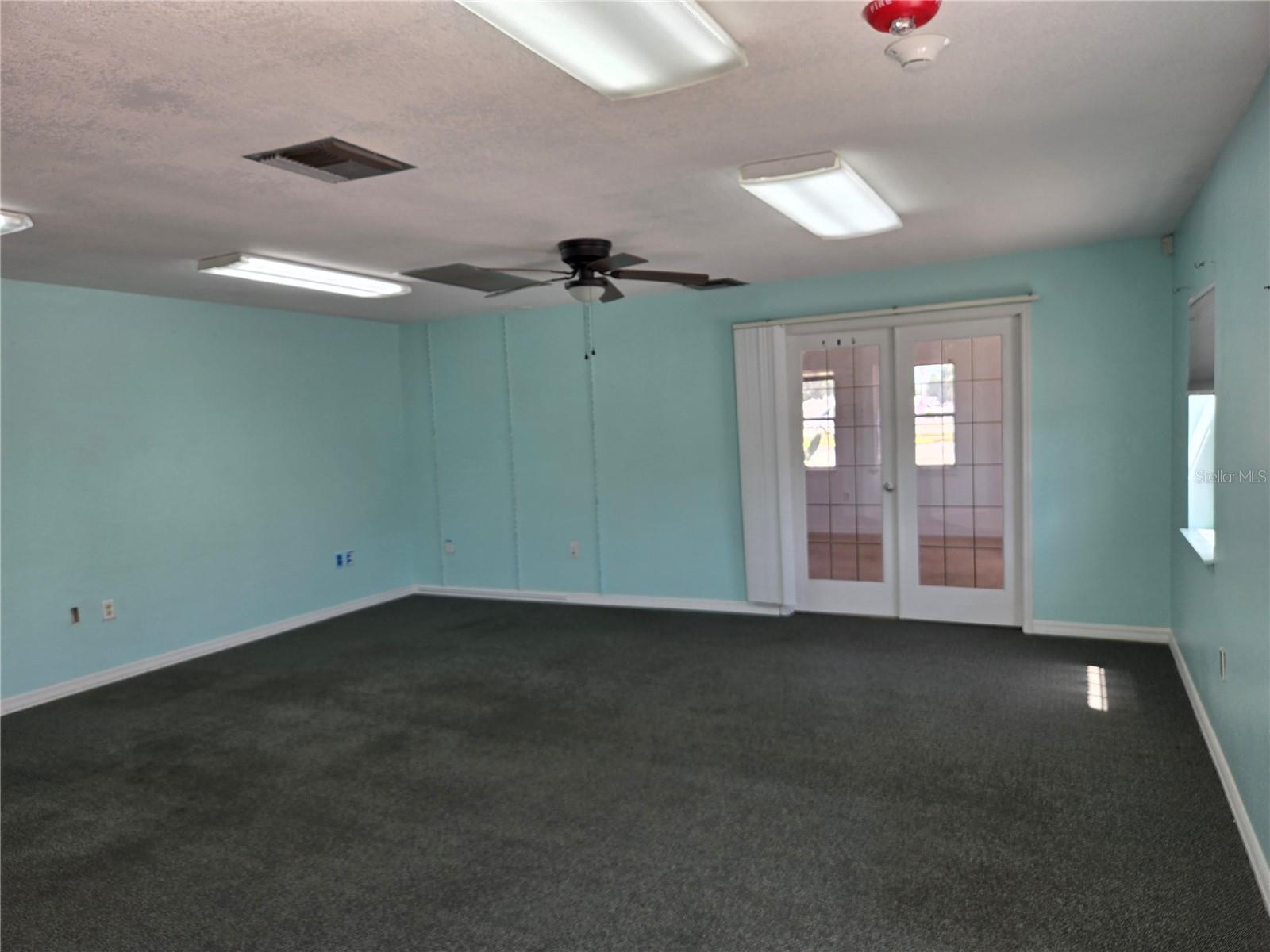 ACREAGE - Commercial Sale