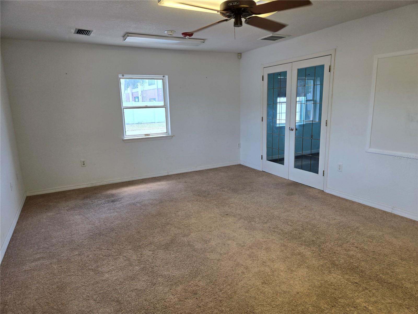 ACREAGE - Commercial Sale