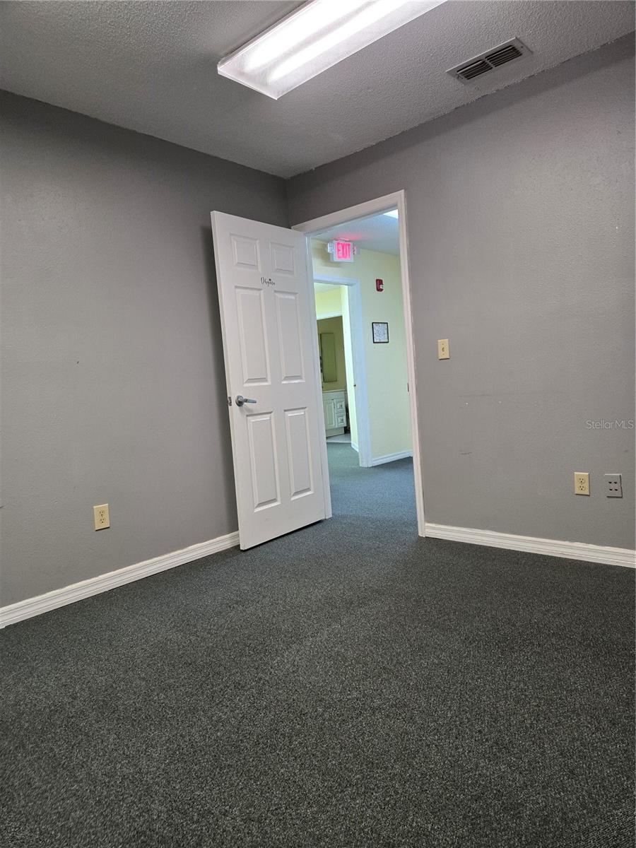 ACREAGE - Commercial Sale