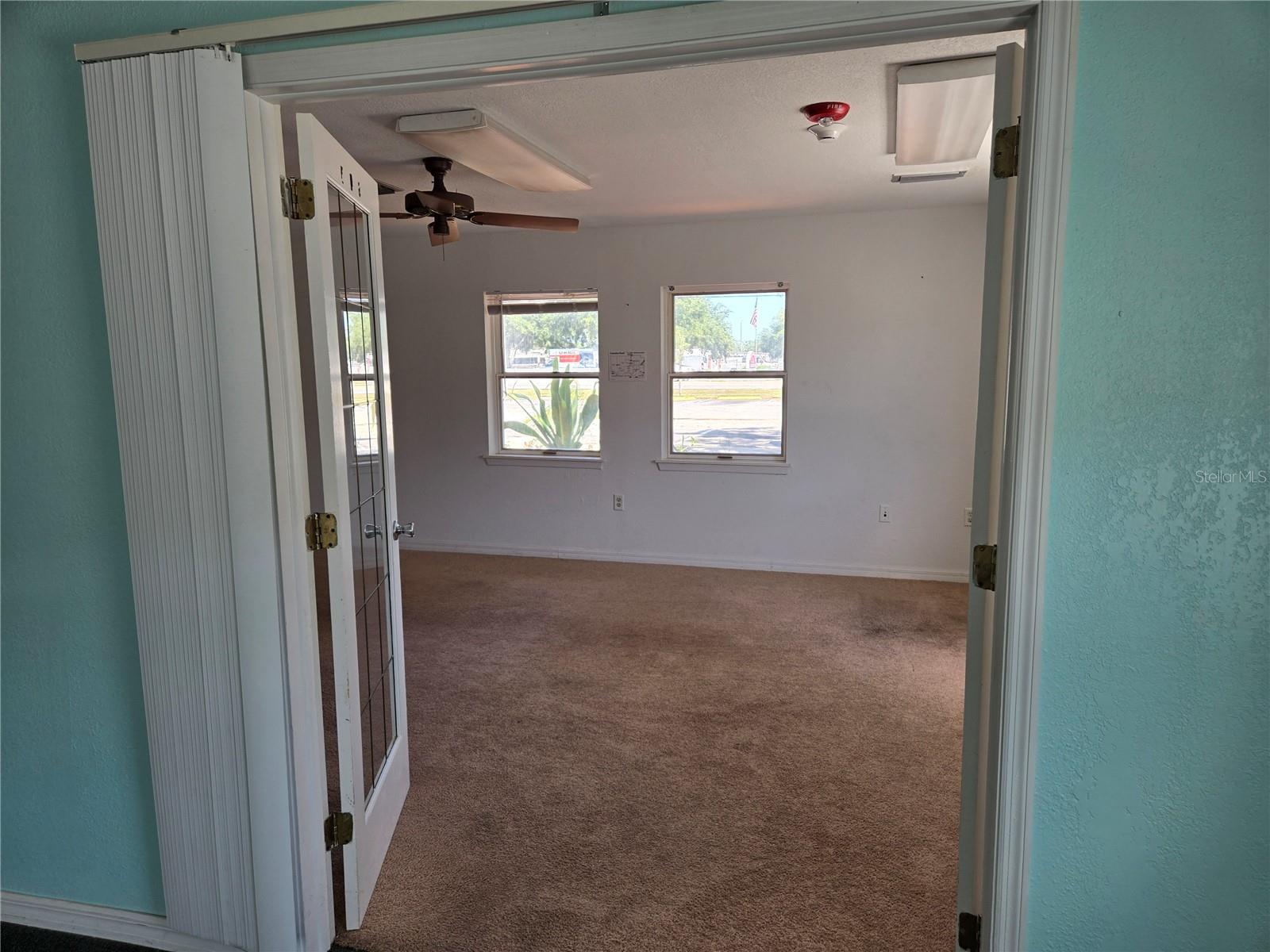 ACREAGE - Commercial Sale