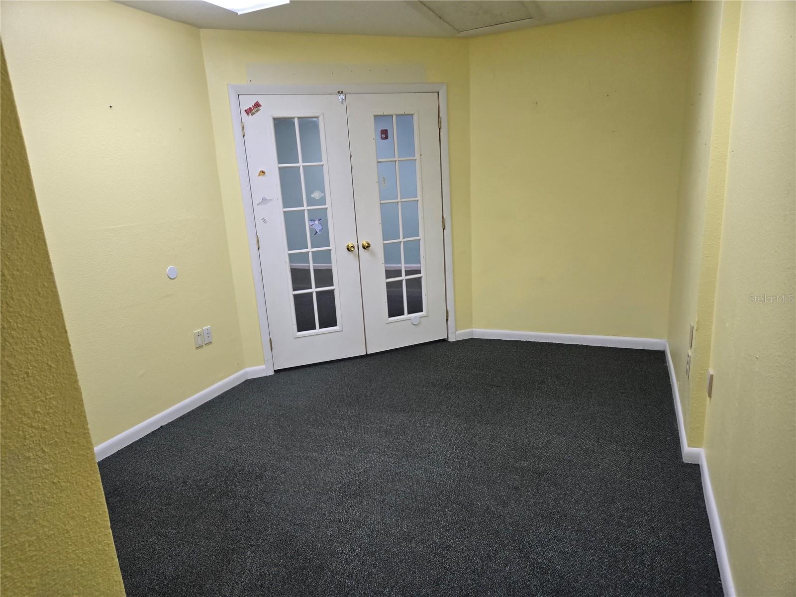 ACREAGE - Commercial Sale