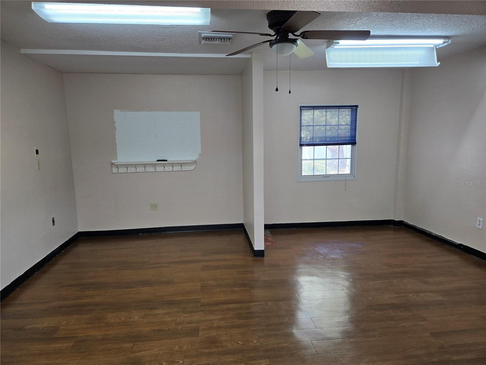 ACREAGE - Commercial Sale