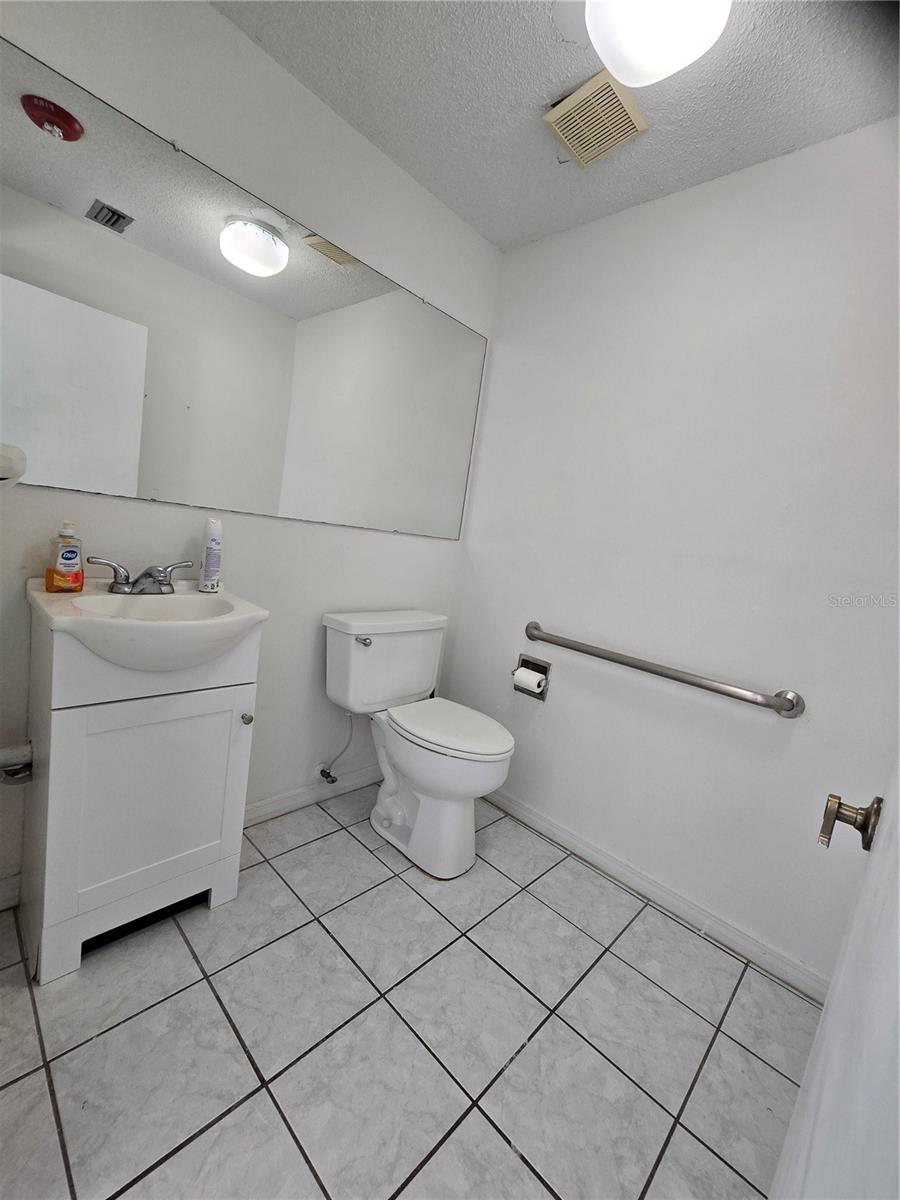 ACREAGE - Commercial Sale