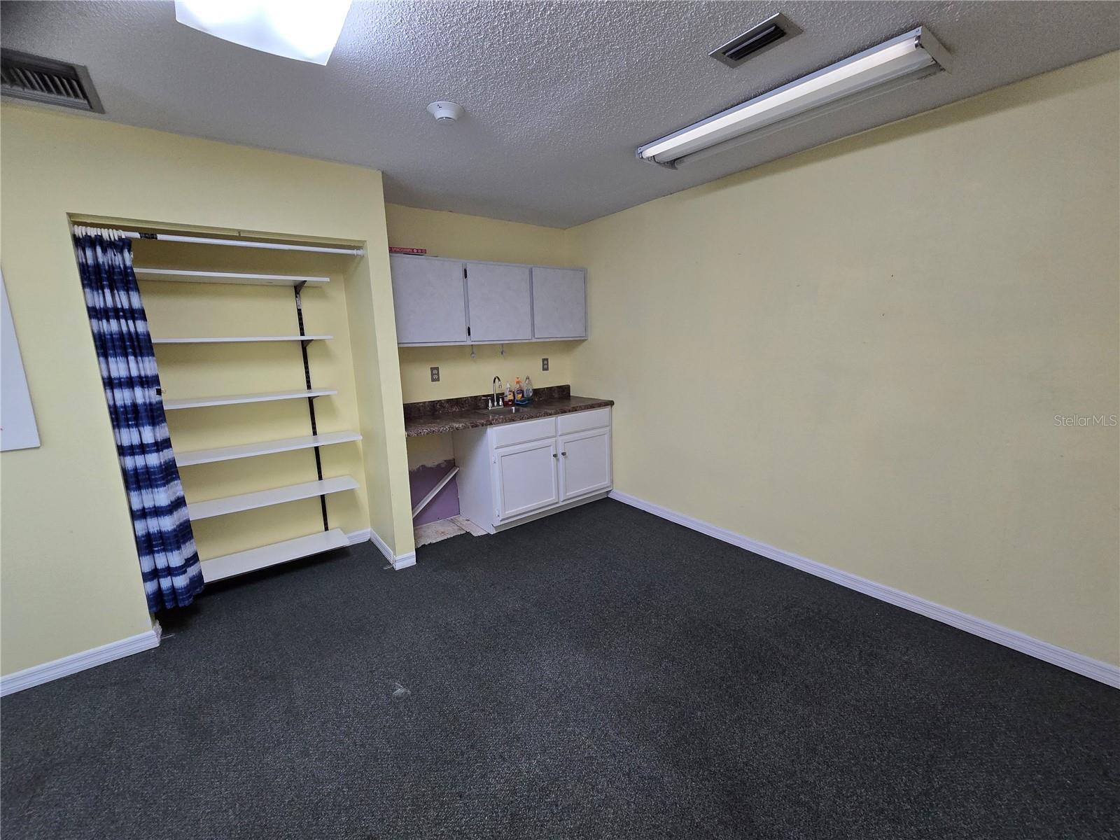 ACREAGE - Commercial Sale