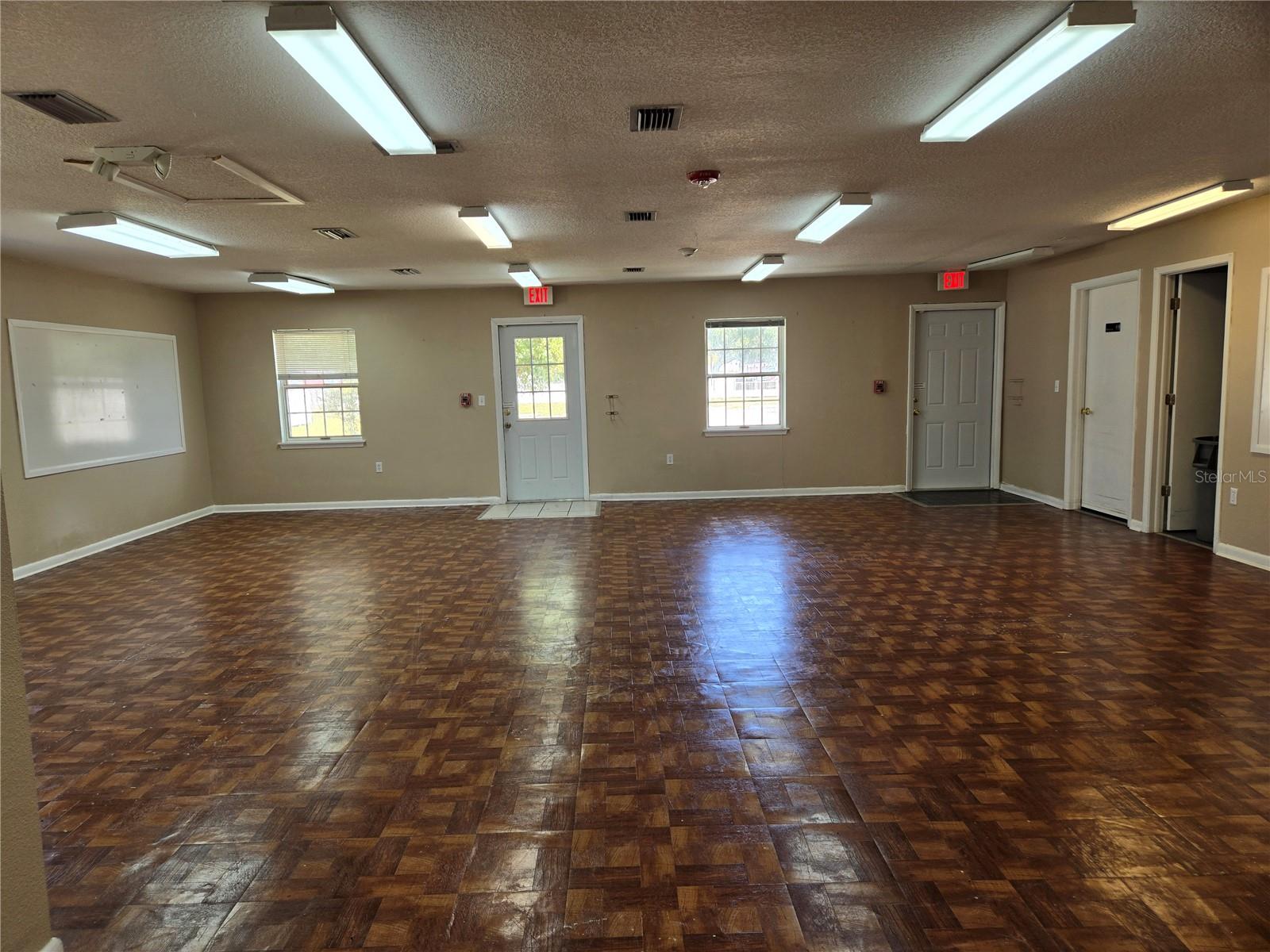 ACREAGE - Commercial Sale