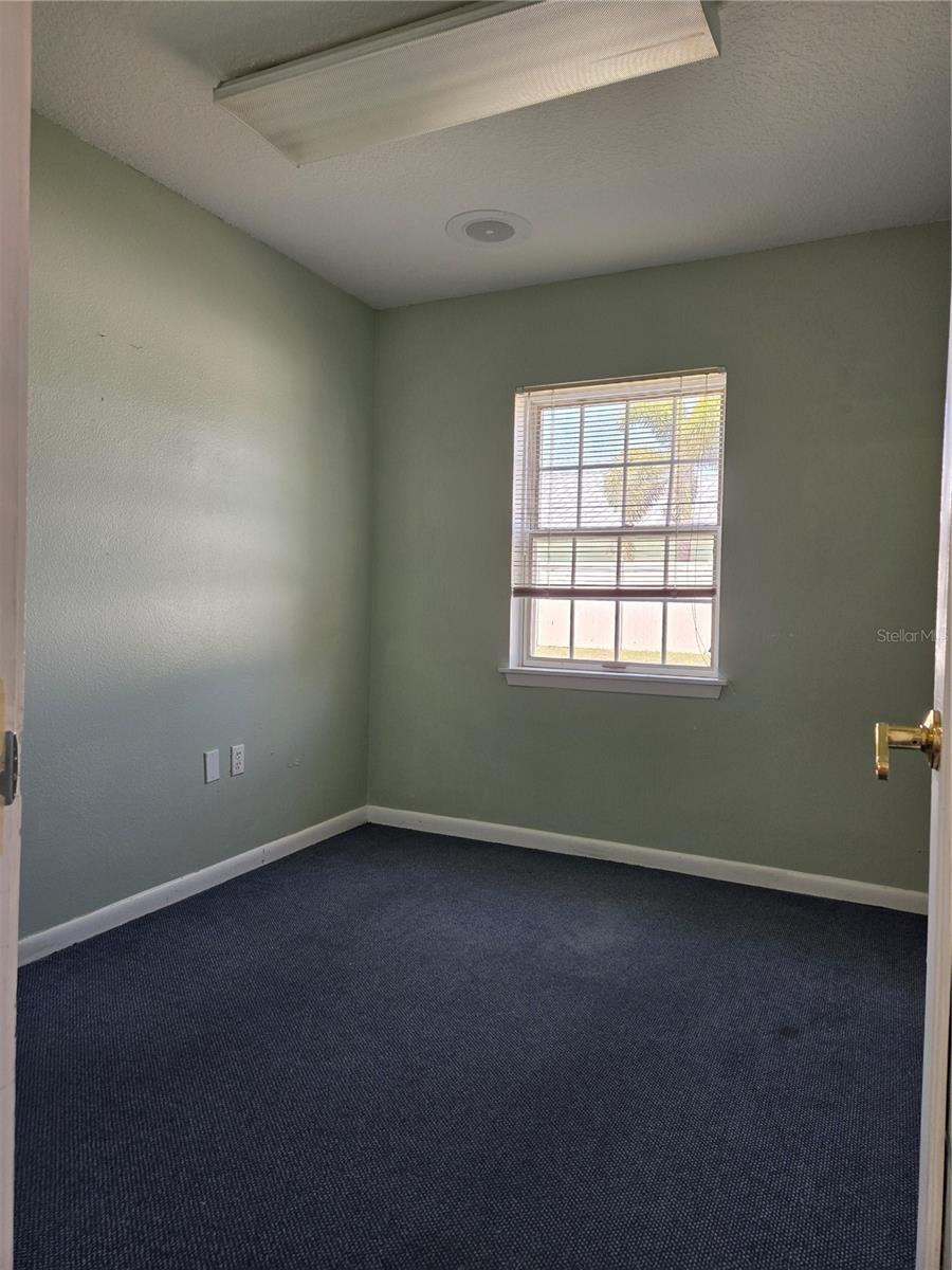 ACREAGE - Commercial Sale