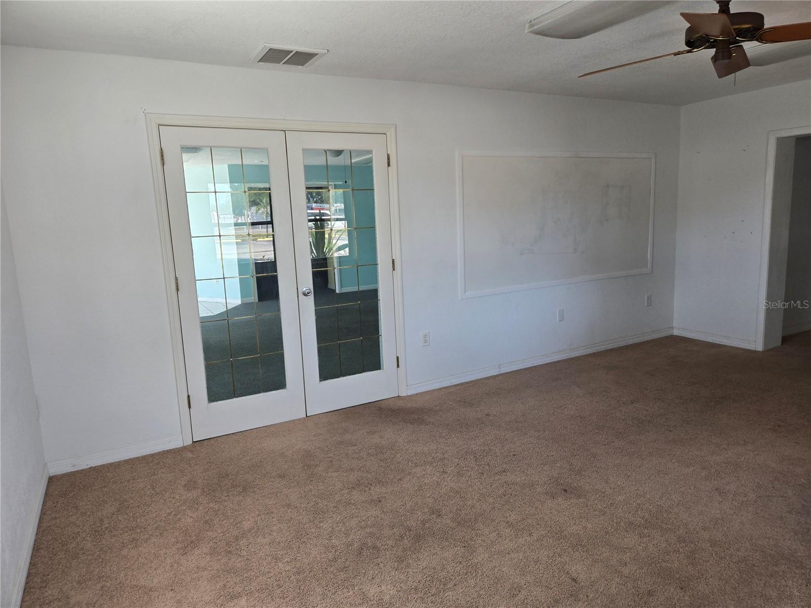 ACREAGE - Commercial Sale