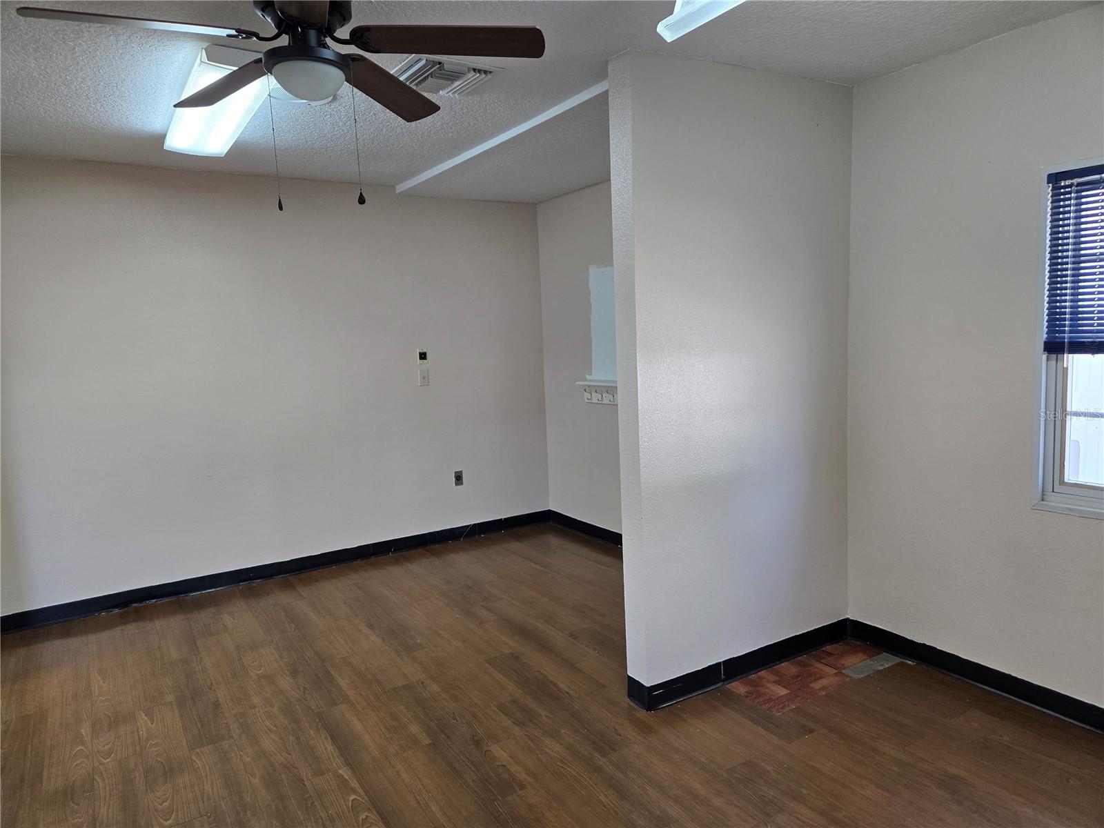 ACREAGE - Commercial Sale