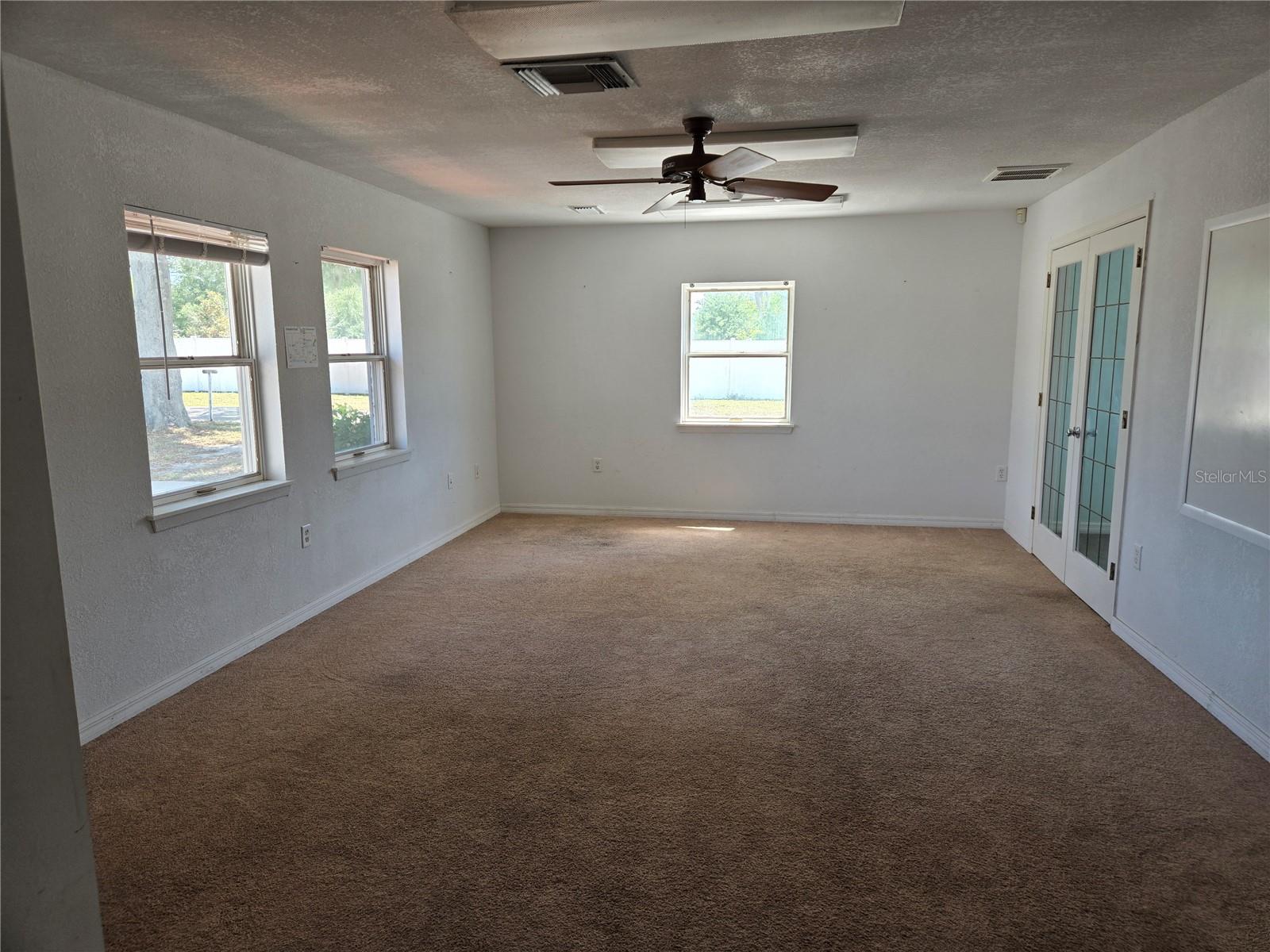 ACREAGE - Commercial Sale