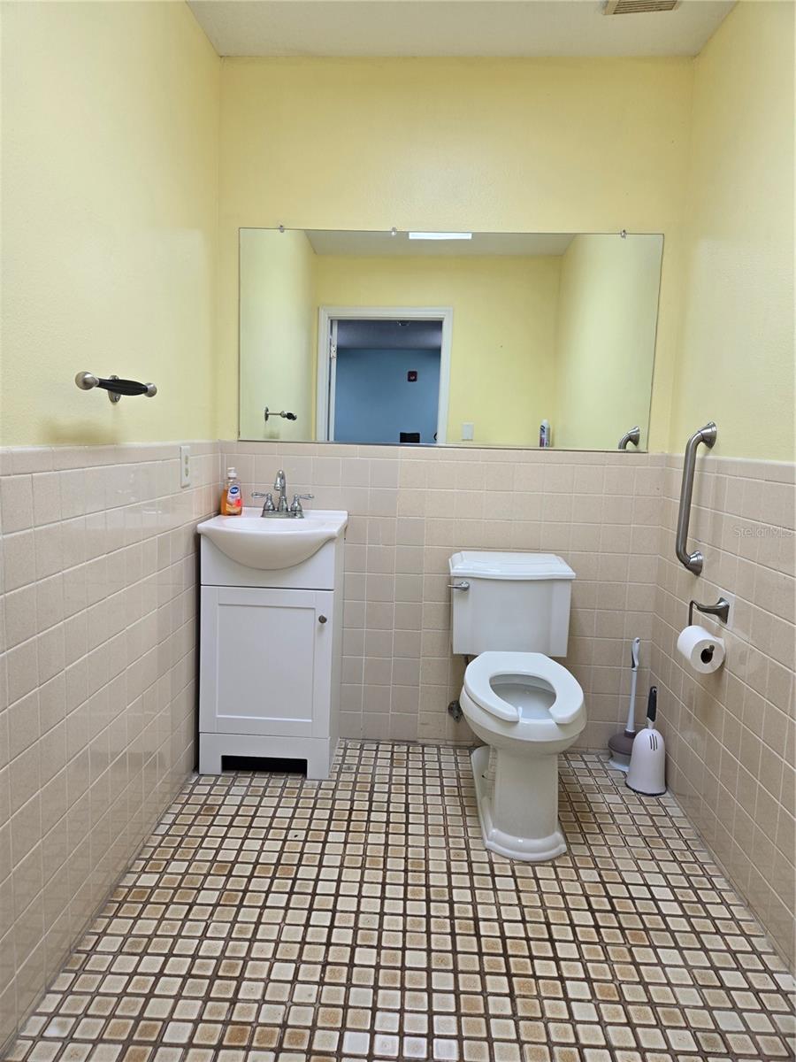 ACREAGE - Commercial Sale
