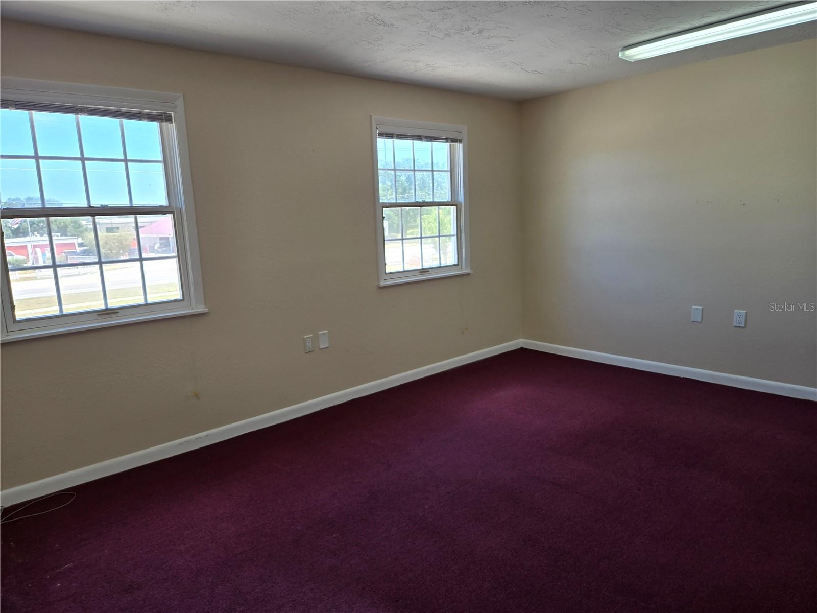 ACREAGE - Commercial Sale