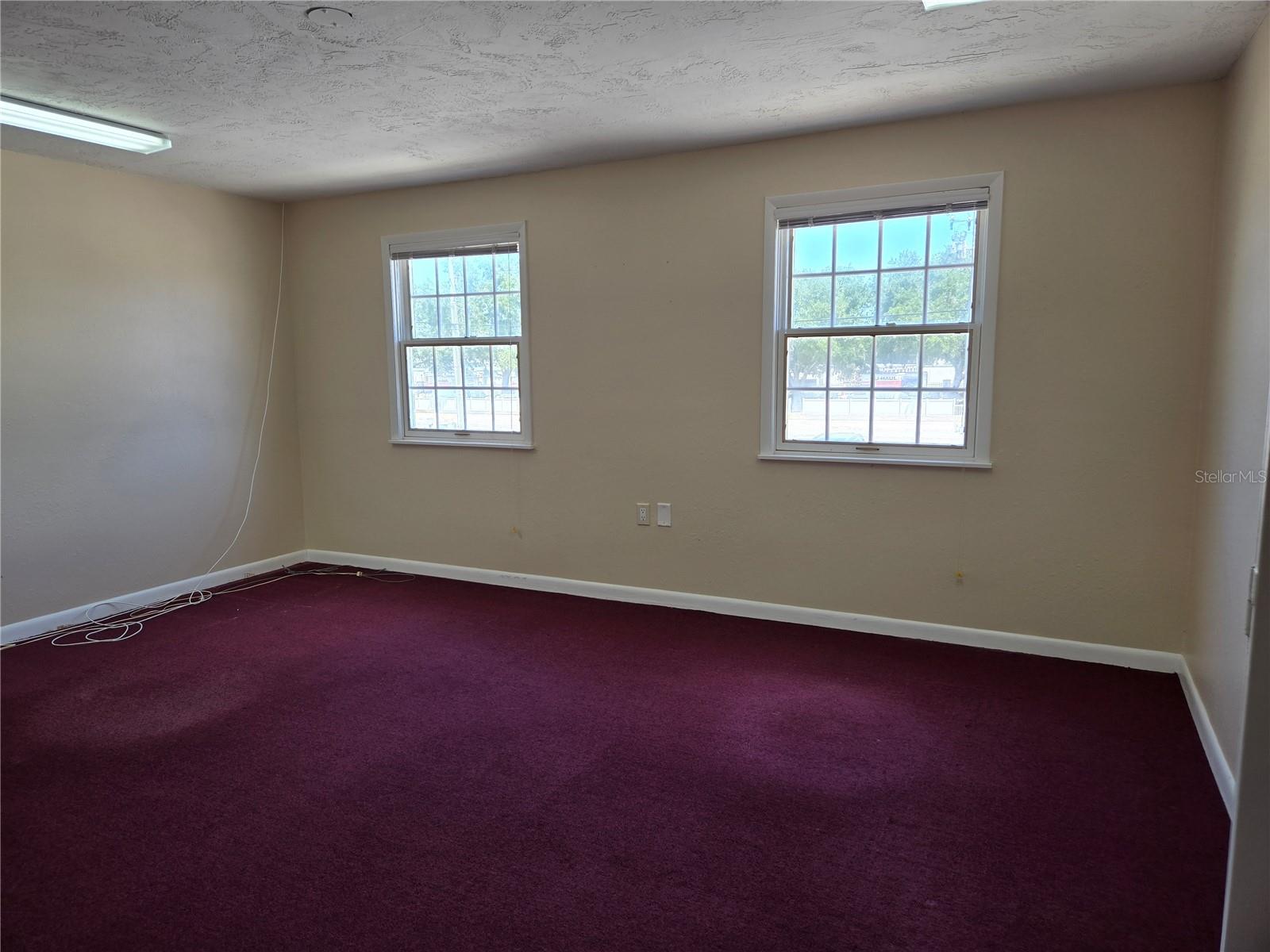 ACREAGE - Commercial Sale