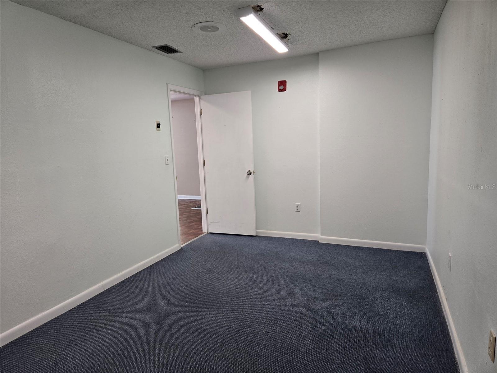 ACREAGE - Commercial Sale